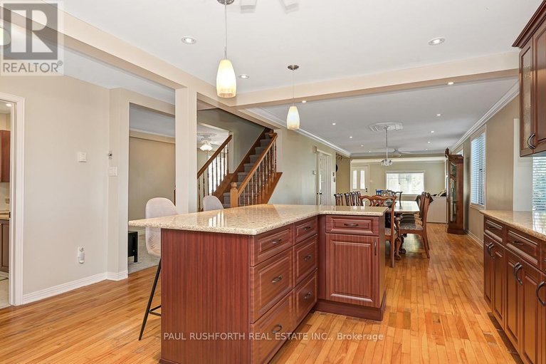 29613584/1565-lilac-lane/camelot/ottawa/ontario/K4C1C4_17