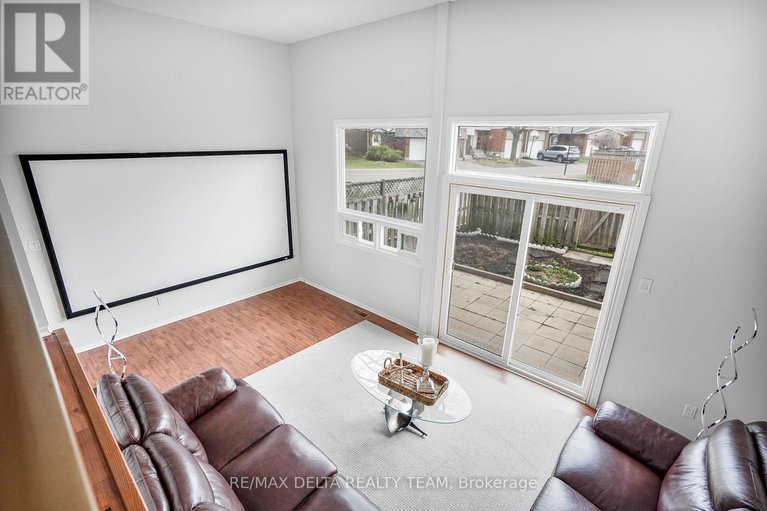 28252608/49-2115-erinbrook-crescent/sheffield-glenindustrial-park/ottawa/ontario/K1B4J5_8