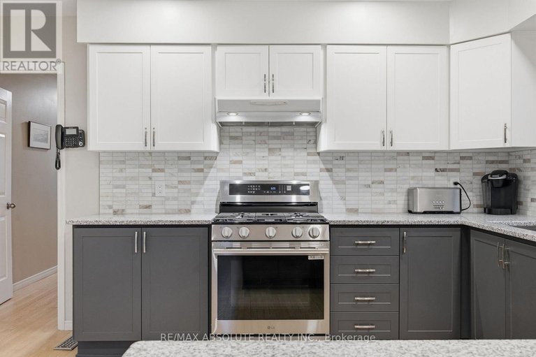 29522201/605-rowanwood-avenue/mckellarhighland/ottawa/ontario/K2A3E3_12