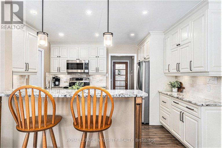 28620612/16-ember-glow-court/stittsville-central/ottawa/ontario/K2S1C3_7