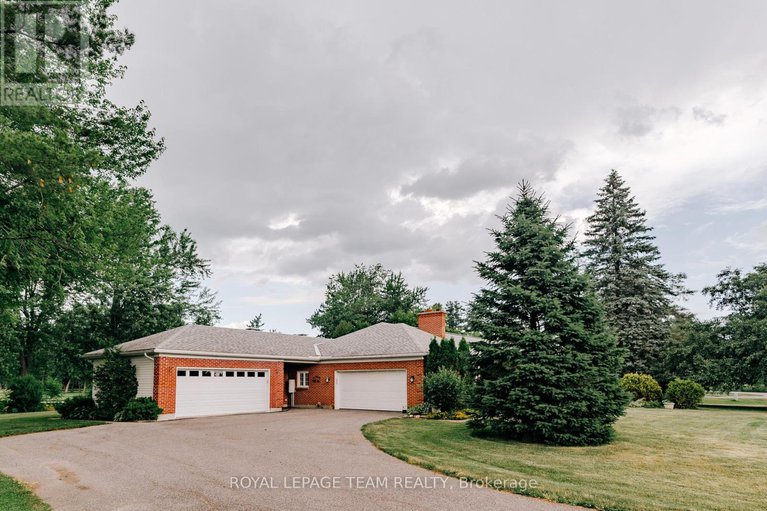 28527432/1231-fairway-drive/manotick-south-to-roger-stevens/ottawa/ontario/K4M1B3_3