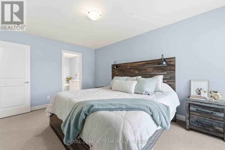 29036098/542-borbridge-avenue/riverside-southgloucester-glen/ottawa/ontario/K4M0H9_30
