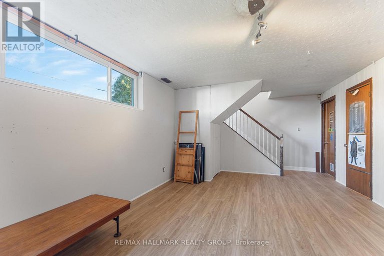 28875884/3960-farmers-way/carlsbad-springs/ottawa/ontario/K0A1K0_22
