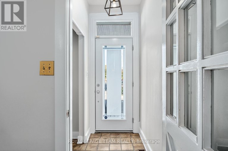 29003194/27-ivy-crescent/lindenlea/ottawa/ontario/K1M1Y1_26