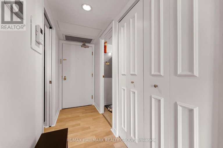 28444358/403-215-somerset-street-w/ottawa-centre/ottawa/ontario/K2P0J1_3