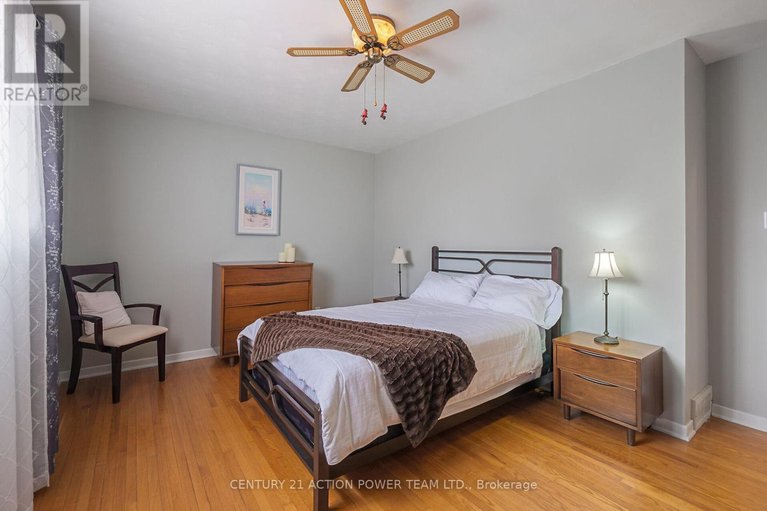 29647357/1535-st-georges-street/bilberry-creekqueenswood-heights/ottawa/ontario/K1E1R1_24