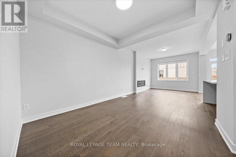 29144030/2123-winsome-terrace/fallingbrookgardenway-south/ottawa/ontario/K4A5N1_7