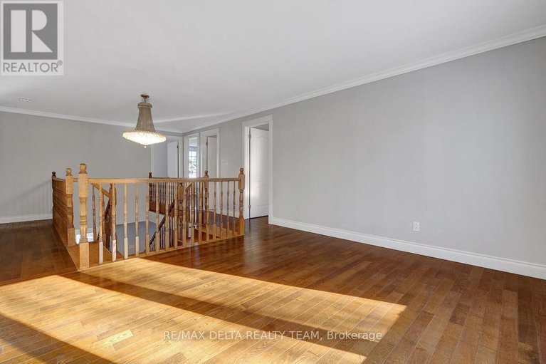 29424744/1662-hunters-run-drive-w/chapel-hill/ottawa/ontario/K1C2H3_29