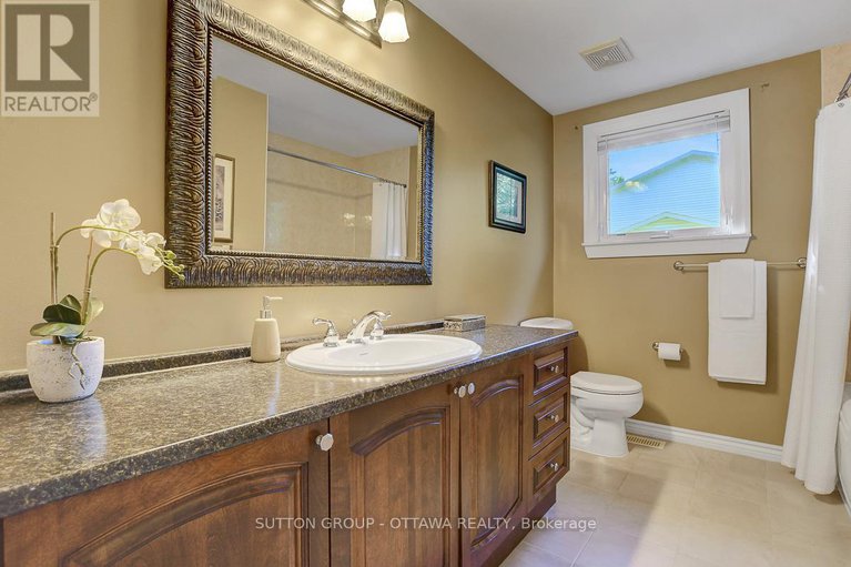 28874659/124-post-road/glencairnhazeldean/ottawa/ontario/K2L1L2_32