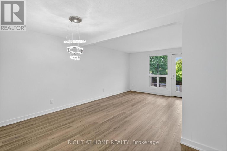 29027460/2311-stonehedge-crescent/pineview/ottawa/ontario/K1B4N7_15