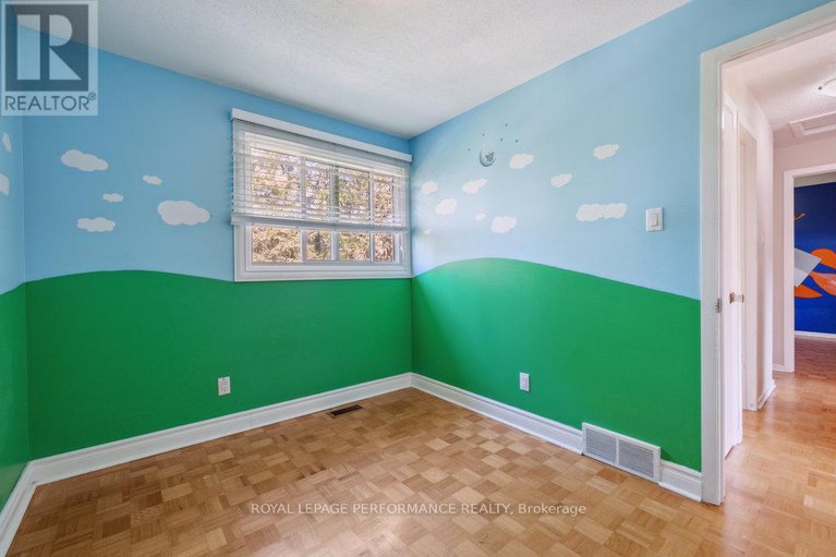 28308473/2045-deerhurst-court/beacon-hill-north/ottawa/ontario/K1J8H2_29