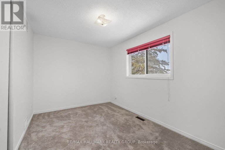29328727/944-greenbriar-avenue/carleton-heights/ottawa/ontario/K2C3V7_25