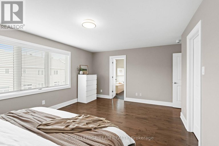 28459727/24-knockaderry-crescent/half-moon-bay/ottawa/ontario/K2J6H2_31
