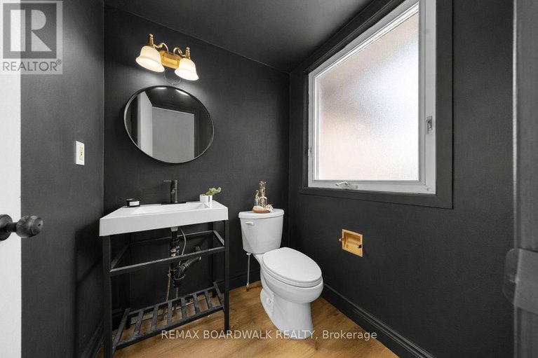 29576732/567-latour-crescent/fallingbrookgardenway-south/ottawa/ontario/K4A1P3_21