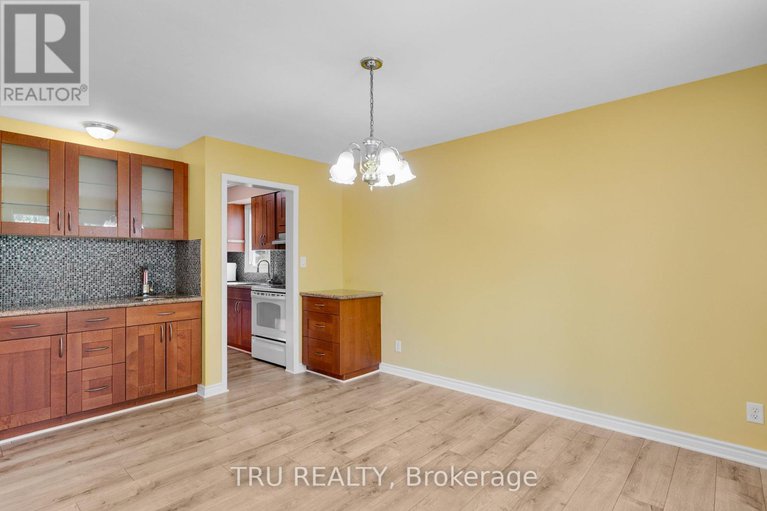28925515/715-mooneys-bay-place/mooneys-bayriverside-park/ottawa/ontario/K1V8W4_16