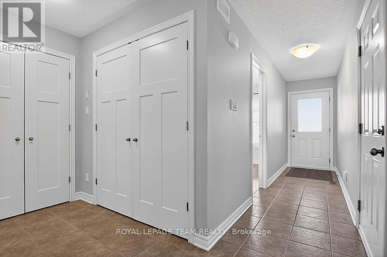 29376462/464-honeyborne-street/almonte/mississippi-mills/ontario/K0A1A0_5