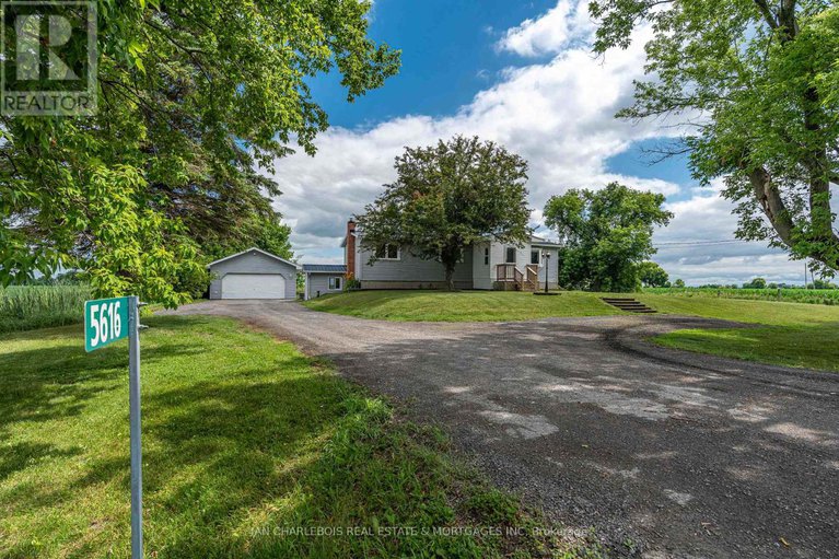 28596144/5616-akins-road-nw/btwn-franktown-rd-fallowfield-rd/ottawa/ontario/K2S1B8_2