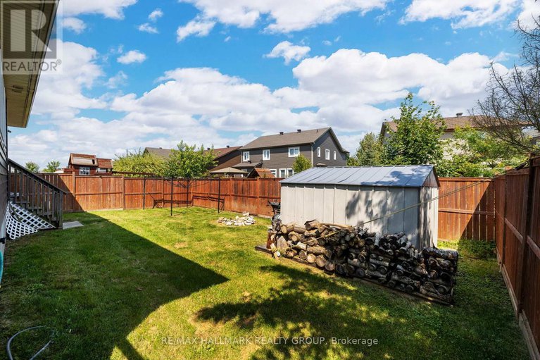 27816105/75-settlement-lane/russell/ontario/K4R0A4_29