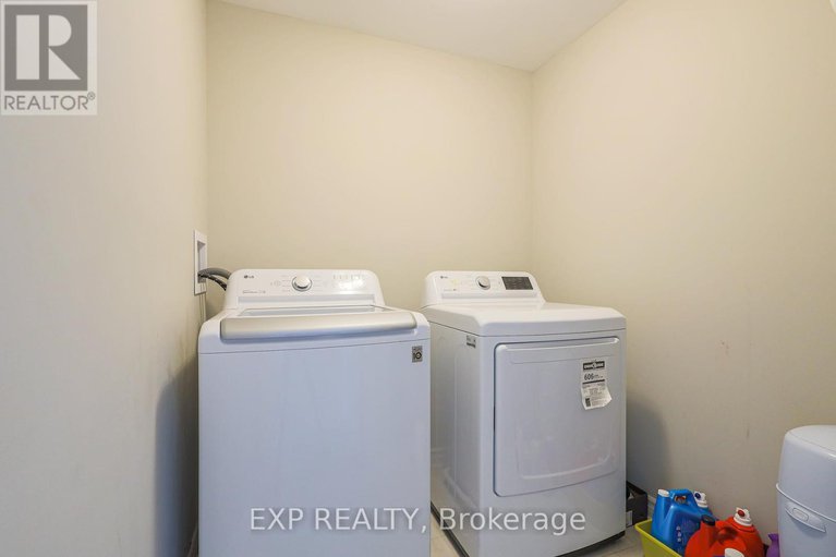28649907/119-ramsgrange-street/half-moon-bay/ottawa/ontario/K2J6G4_21