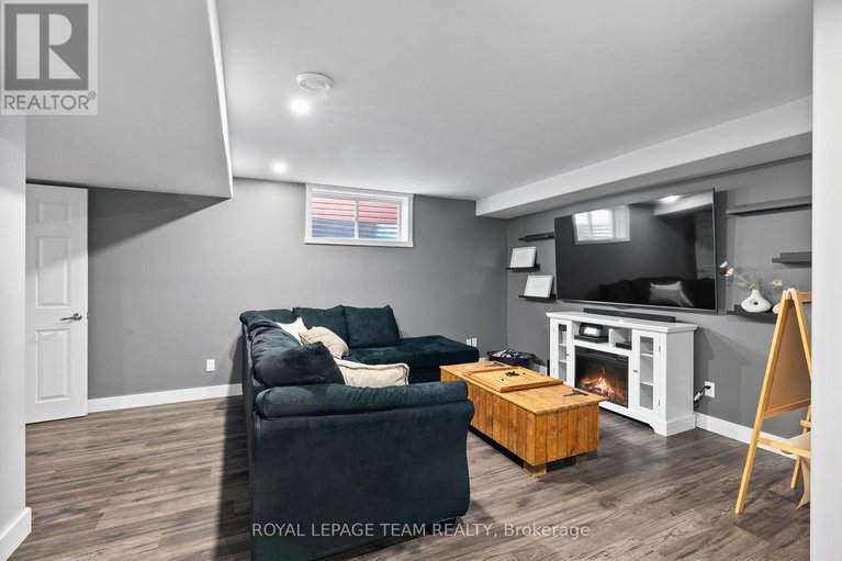 28929395/165-bonnyley-crescent/north-grenville-twp-kemptville-south/north-grenville/ontario/K0G1J0_28