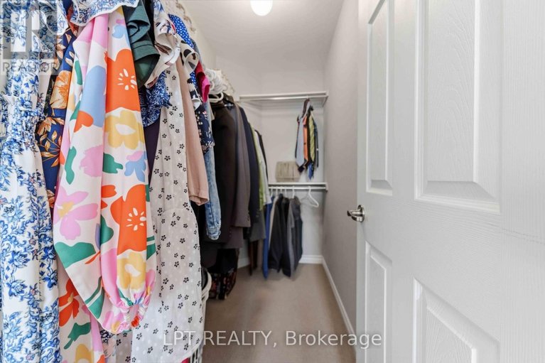 29586146/782-maloja-way/stittsville-north/ottawa/ontario/K2S1B9_15