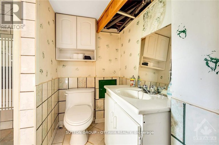 28870961/846-st-laurent-boulevard/overbrookcastle-heights/ottawa/ontario/K1K3A9_21
