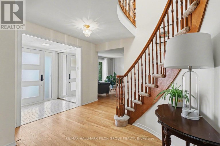 29646954/1709-sansonnet-street/chapel-hill/ottawa/ontario/K1C5Z5_3