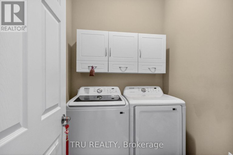 29443424/126-pinelock-street/emerald-meadowstrailwest/ottawa/ontario/K2M0L5_37