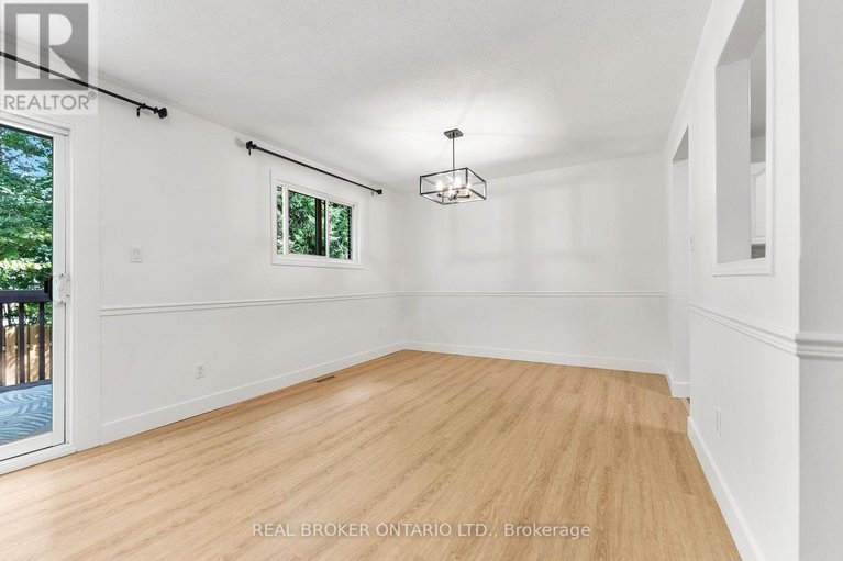 28816941/33-83-glen-park-drive/blackburn-hamlet-south/ottawa/ontario/K1B3Z1_14