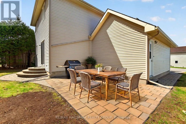 29666463/131-beaumont-avenue/town-of-rockland/clarence-rockland/ontario/K4K1R7_44