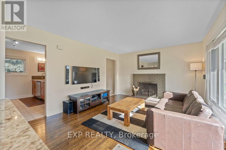 29077566/19-sunnycrest-drive/city-viewskylinefisher-heightsparkwood-hills/ottawa/ontario/K2E5Y3_6