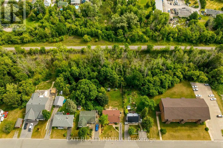 28656018/267-ann-street/almonte/mississippi-mills/ontario/K0A1A0_3