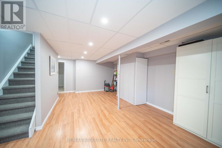 28869002/198-hoylake-crescent/bilberry-creekqueenswood-heights/ottawa/ontario/K1E2M8_30