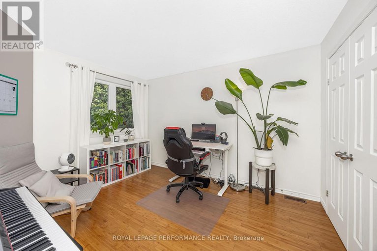 28785273/8-hyannis-avenue/cedargrovefraserdale/ottawa/ontario/K2J3H8_22