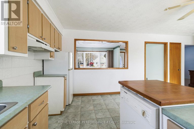 29291947/164-mccormick-road/alexandria/north-glengarry/ontario/K0C1A0_14