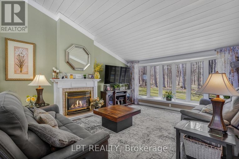 29678236/8180-gibbs-road/east-hawkesbury/ontario/K0B1M0_6