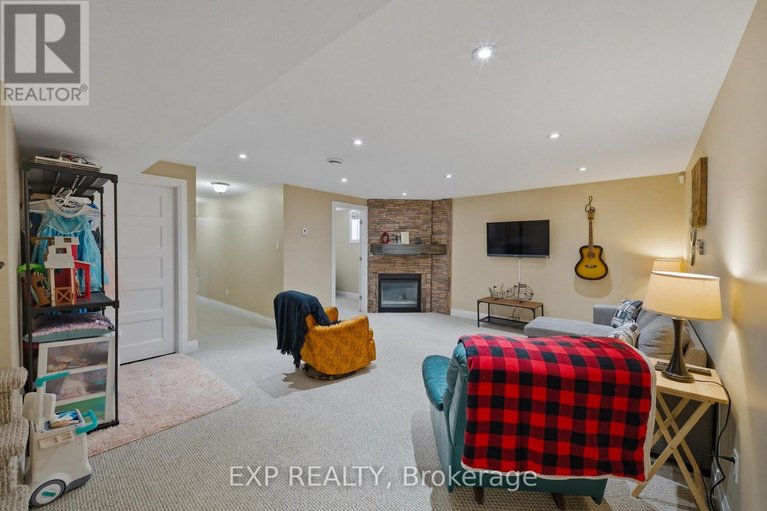 29571541/4-provost-street/north-stormont-finch-twp/north-stormont/ontario/K0A1R0_32