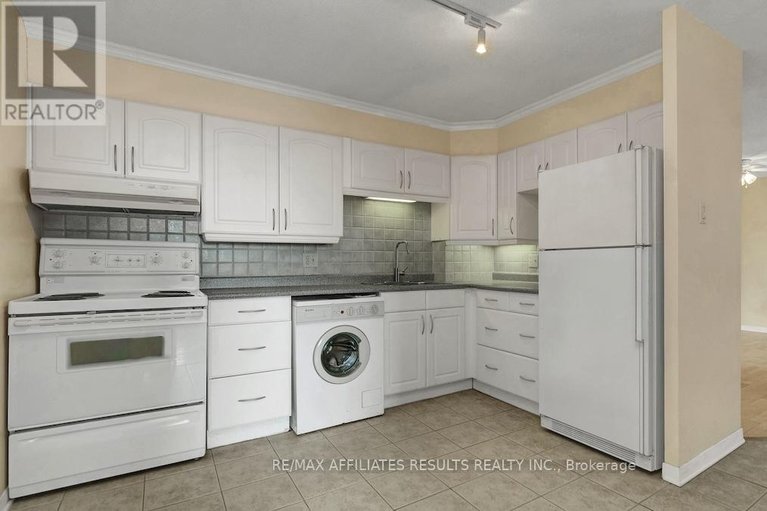 29670828/2110-415-greenview-avenue/britannia/ottawa/ontario/K2B8G5_16