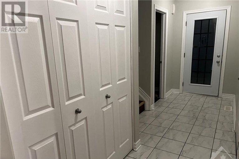 29319586/270-mica-crescent/town-of-rockland/clarence-rockland/ontario/K4K0E2_4