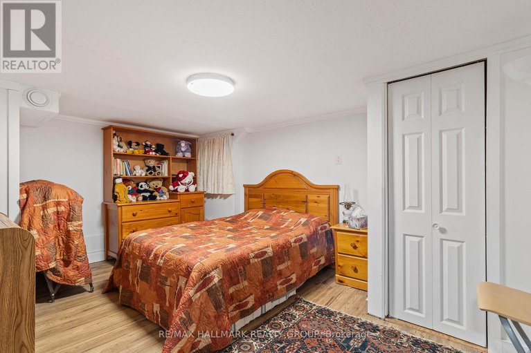 28920753/31-chaffey-street/brockville/brockville/ontario/K6V4L5_24