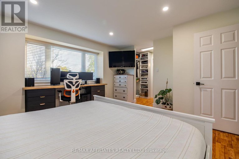 29083529/1687-tache-way/fallingbrookpineridge/ottawa/ontario/K4A2T5_31