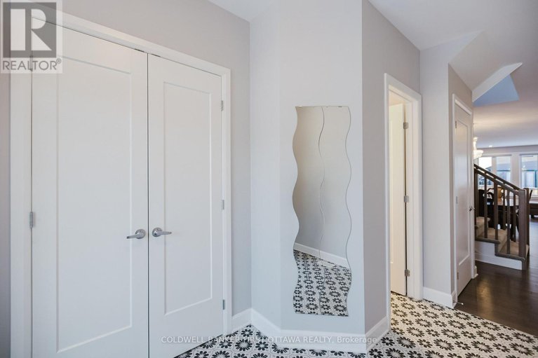 29288146/896-sendero-way/remainder-of-stittsville-area/ottawa/ontario/K2S2W8_6