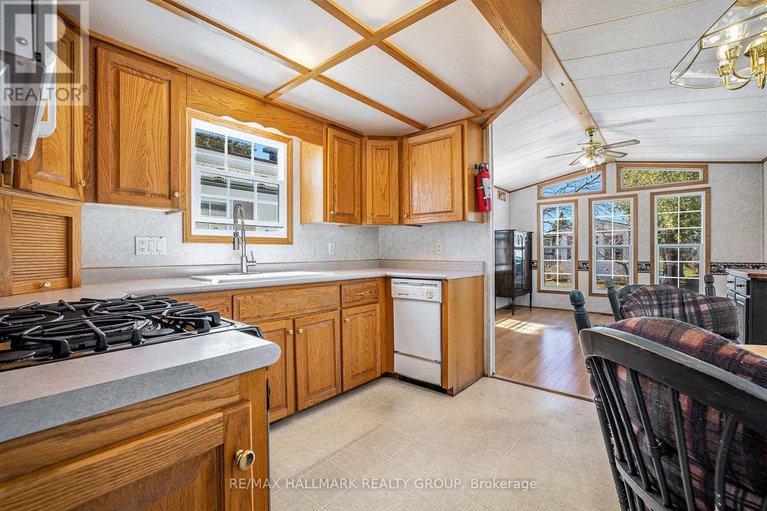 28254683/10-yvette-private/remainder-of-stittsville-area/ottawa/ontario/K0A1B0_8