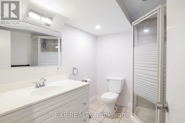 28625166/1382-fisher-avenue/city-viewskylinefisher-heightsparkwood-hills/ottawa/ontario/K2C1X1_26