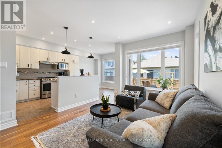 29660605/735-morningstar-way/mer-bleuebradley-estatesanderson-park/ottawa/ontario/K1W0G6_11