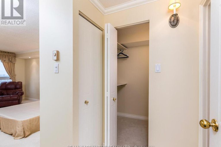 28251371/914-80-sandcastle-drive/leslie-park/ottawa/ontario/K2H9E7_16