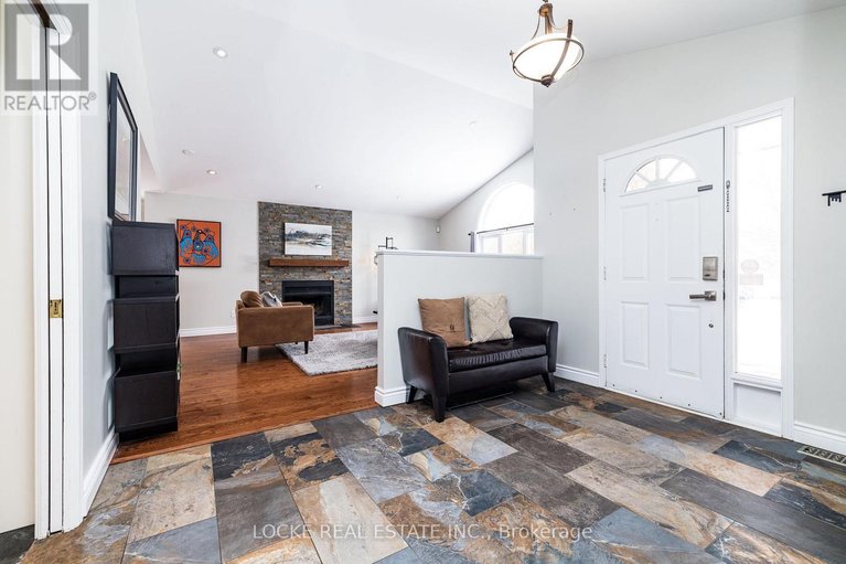 29449674/6492-waddion-drive/greely/ottawa/ontario/K4P1E7_8