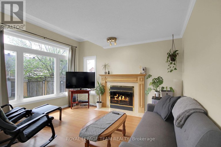 28518237/102-longshire-circle/longfields/ottawa/ontario/K2J4K8_19