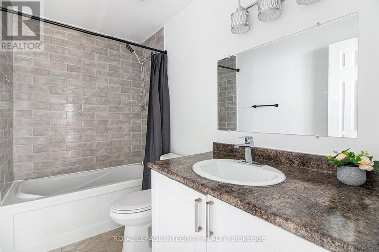28422244/2044-wildflower-drive/queenswood-heights-south/ottawa/ontario/K1E3R5_20