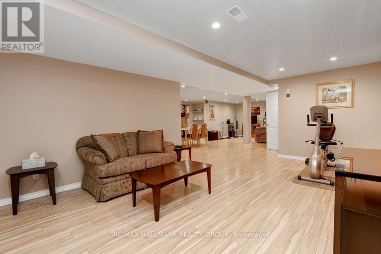 28826972/343-quartz-avenue/town-of-rockland/clarence-rockland/ontario/K4K0A2_34